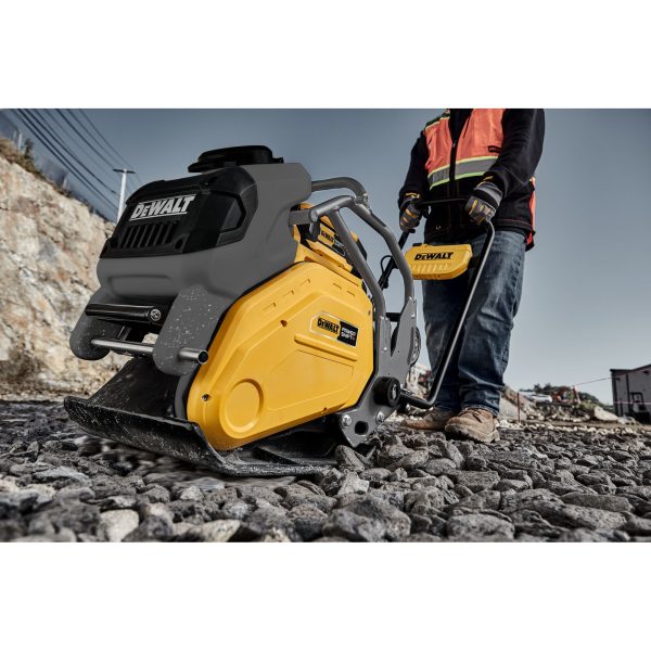 DCPS7154AG2 Ensemble pour compacteur à plaque vibrante DEWALT POWERSHIFT – Image 7