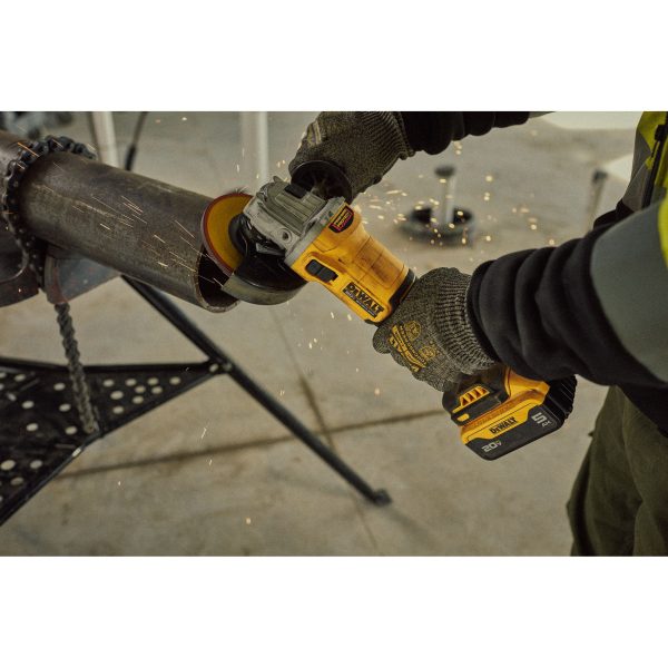 DCG407B Meuleuse à interrupteur coulissant 4-1/2 po sans balai sans fil 20V MAX (outil seulement) – Image 6