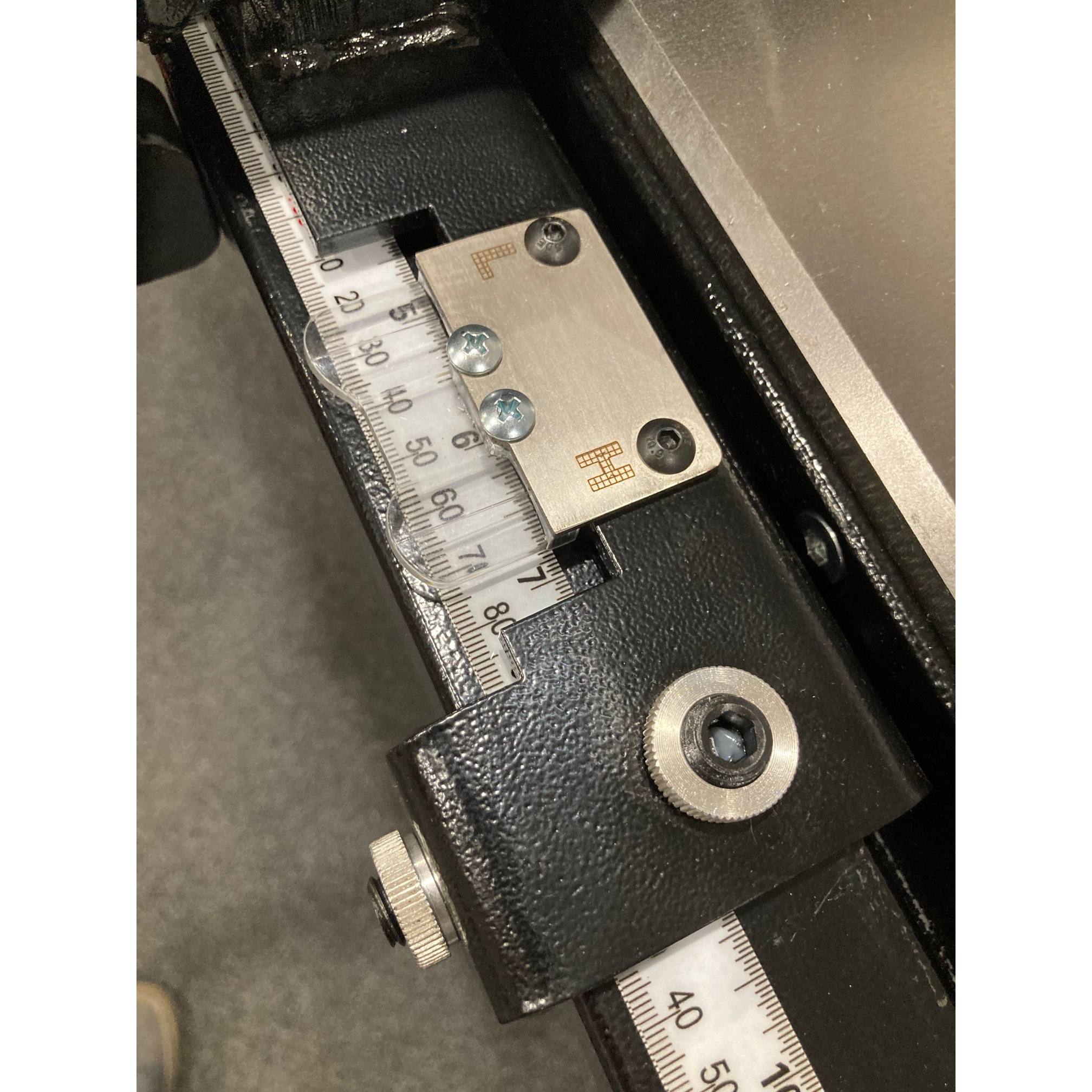 DM708 BANC DE SCIE 10 PO 2,5HP – Image 15